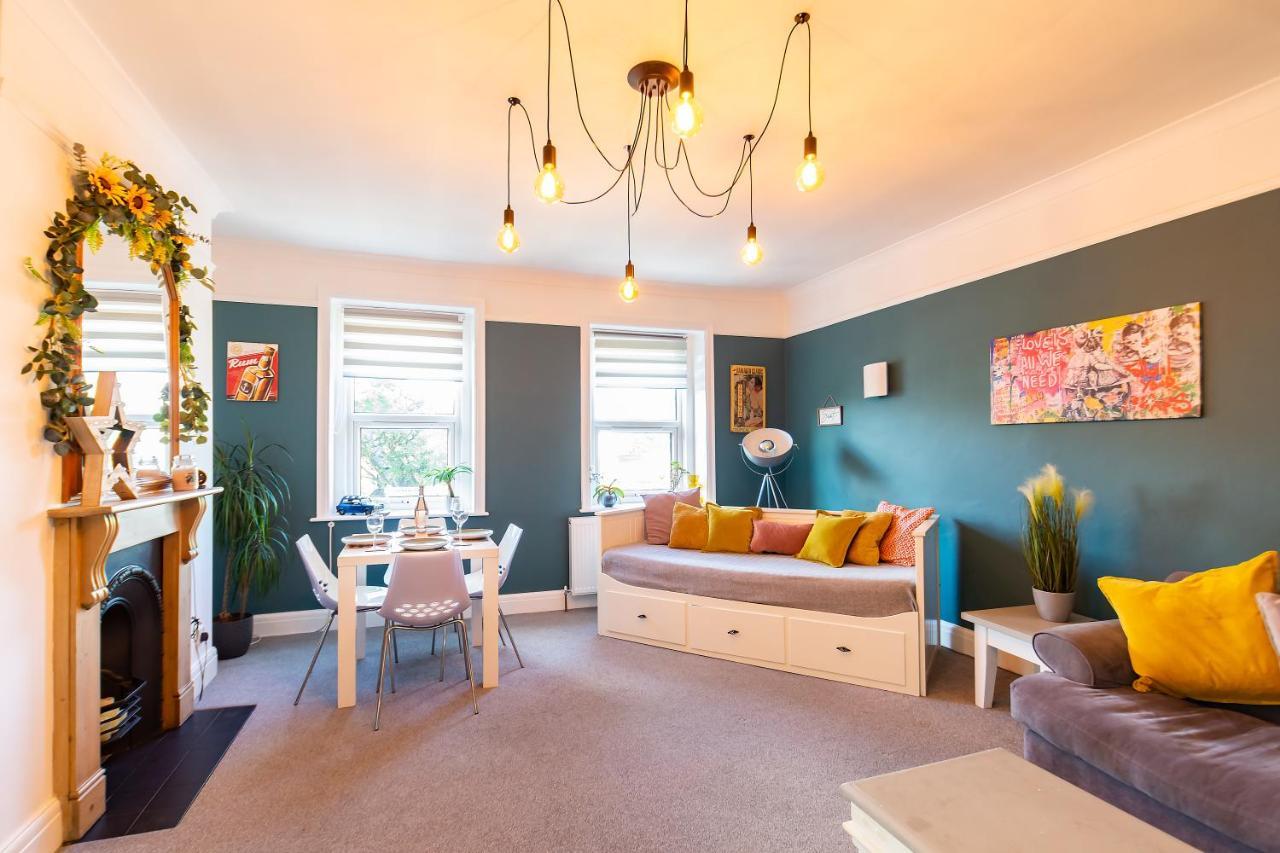 Spacious Split Level Flat In Great Location Portsmouth Exterior photo